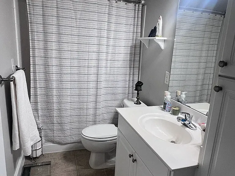 655 Highpark Ln — Photo 4