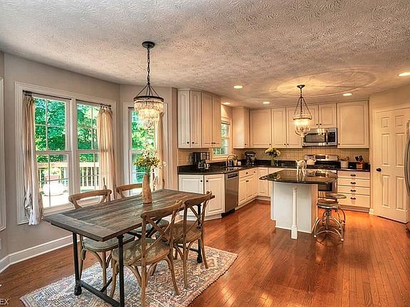4th image of 30208 Adams Ln