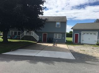 1 Ashwood Dr, Rouses Pt, NY 12979