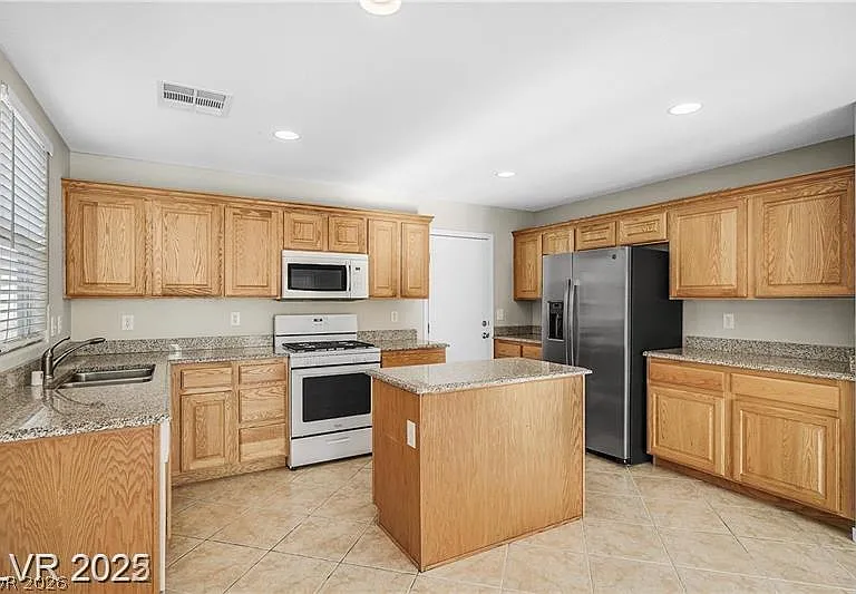 6435 Sean Creek St — Photo 4