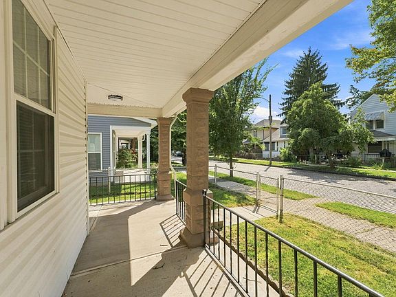 4th image of 134 Wisconsin Ave