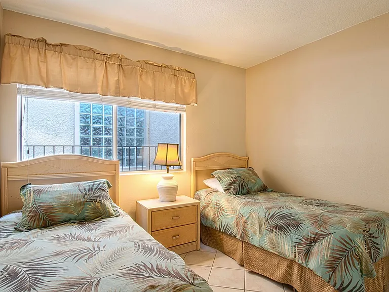 3703 Seashore Dr — Photo 10