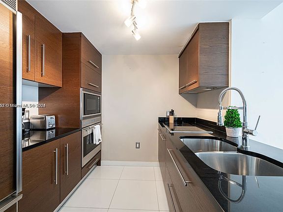 5th image of 485 Brickell Ave #A31009