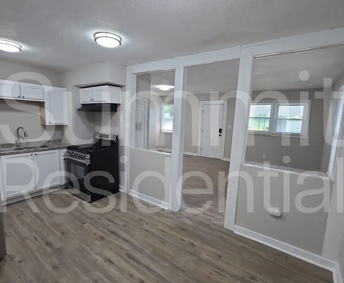 3911 Oakley Ave — Photo 6