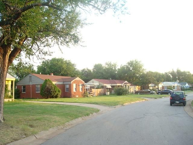 2nd image of 2317 NE 24th St