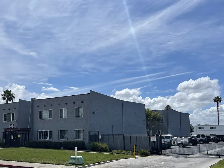 Oxford Terrace Apartments — Photo 8