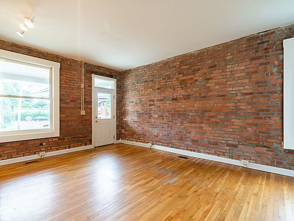 5th image of 233-235 E 3rd Ave