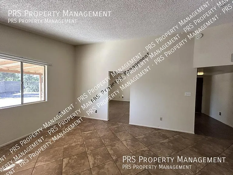 3729 S Kenneth Pl — Photo 8