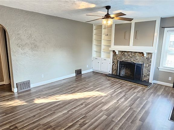 3rd image of 1037 Croyden Dr