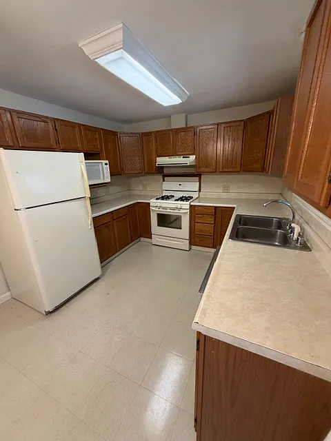 1082 Hancock St #2