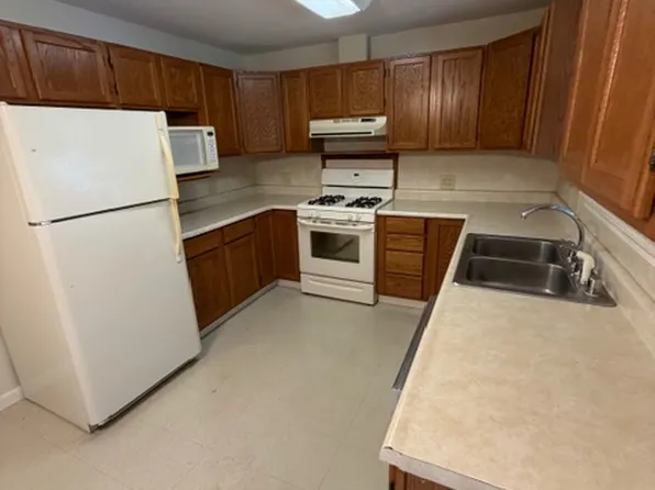 1082 Hancock St #2, Fall River, MA 02721