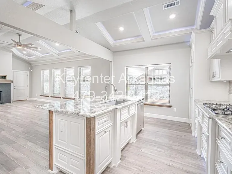 400 SW Ramsey Ln — Photo 5