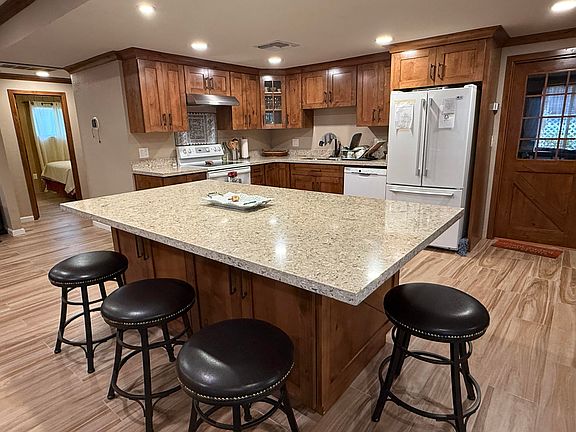 3rd image of 309 E Sherwood Dr