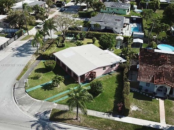 4th image of 5600 SW 112th Ct