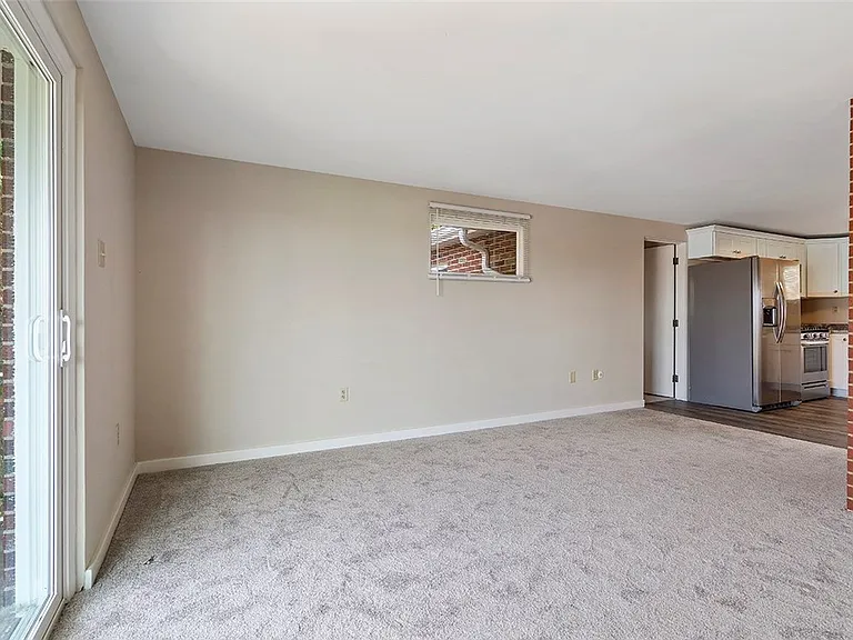 8966 Knoll St — Photo 7