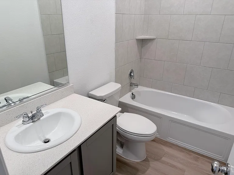1833 Lake Grove Dr — Photo 22