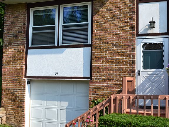 2nd image of 31 Carriage Ct