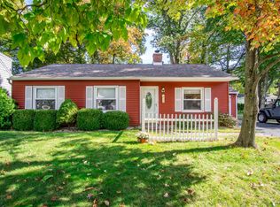 3 Montrose Dr, Delmar, NY 12054