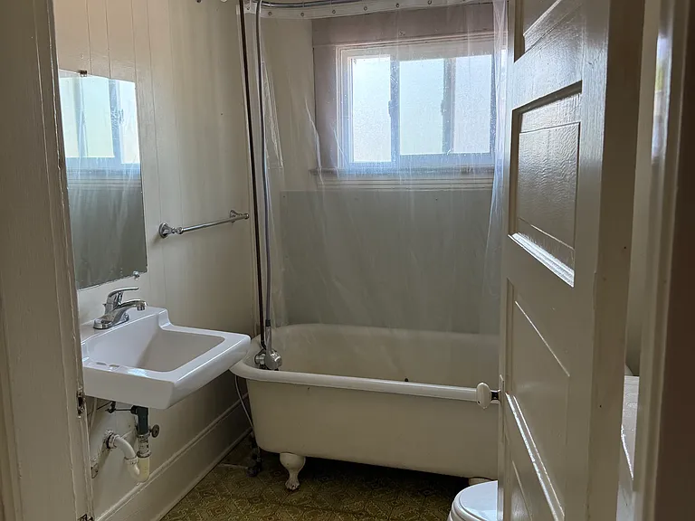 939 NE Davis St #3 — Photo 12