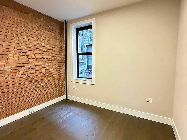 336 W 17th St #4C — Photo 7