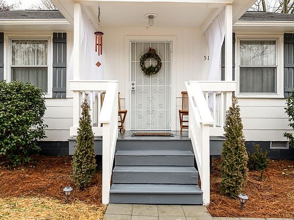 3rd image of 511 Village Ct