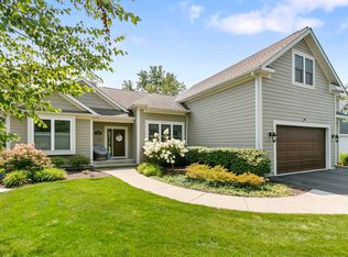 592 Quassey Ave, Lake Bluff, IL
