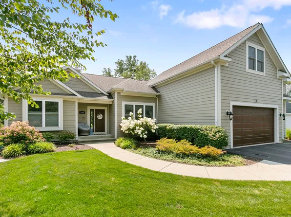 592 Quassey Ave, Lake Bluff, IL 60044