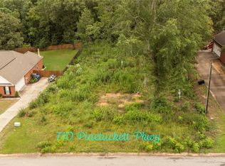 710 Pinetuckett Pkwy, Deatsville, AL 36022