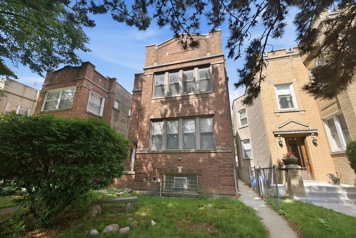 3 bed, 1.0 bath, $2,200 — Photo 1