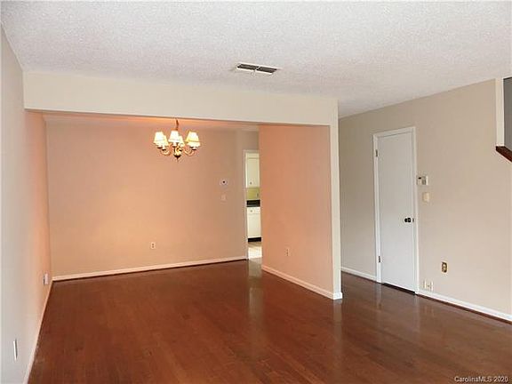 5th image of 415 E Broad St APT A4