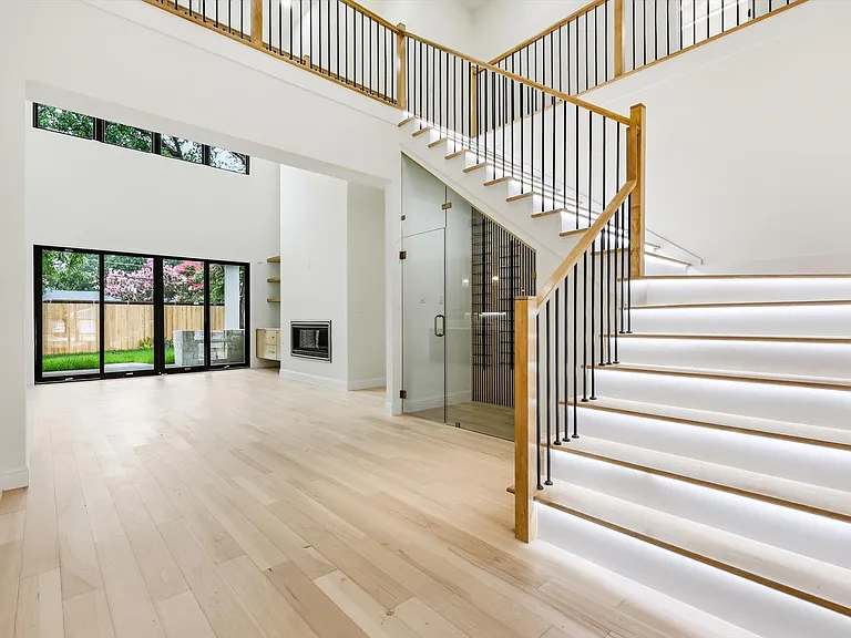 3135 Walnut Hill Ln — Photo 3