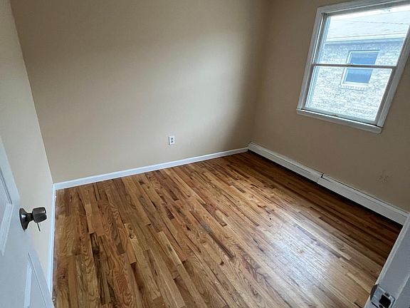 4th image of 15627 75th St