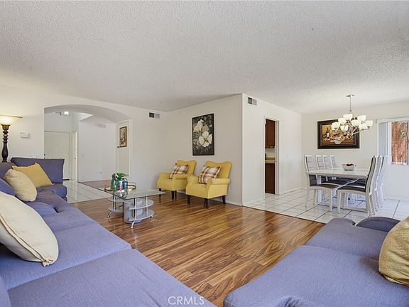 4th image of 28948 Marilyn Dr