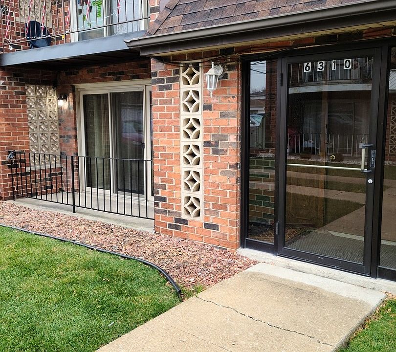 1st image of 6310 W 64th Pl APT 1C