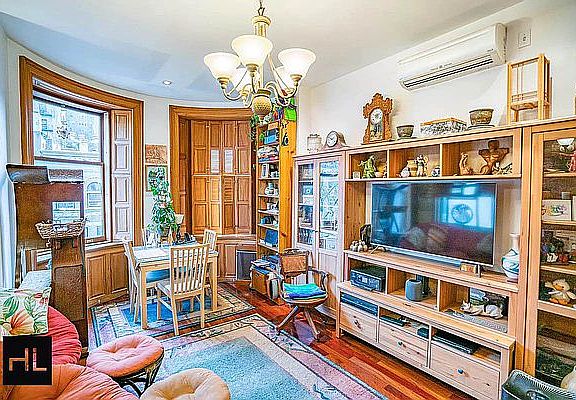 2nd image of 863 Carroll St #3E