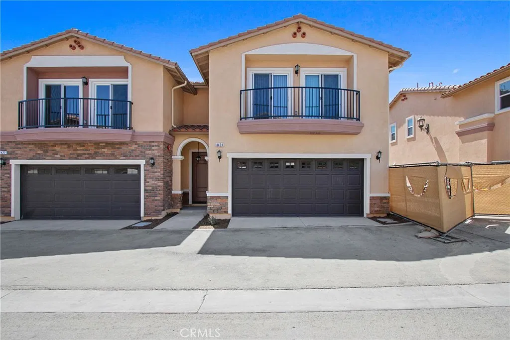 3 bed, 2.5 bath, 1723 sqft, $3,450 — Photo 1