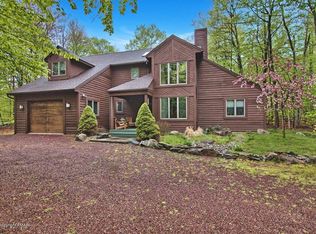 1105 Bear Track Trl, Pocono Pines, PA 18350