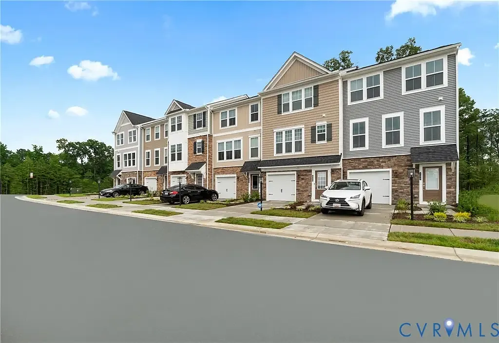 3 bed, 2061 sqft, $2,600 — Photo 1