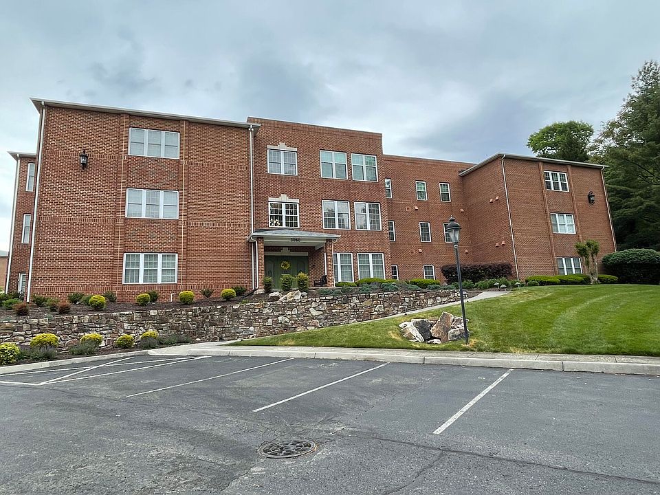 1st image of 3060 McVitty Forest Dr APT 211