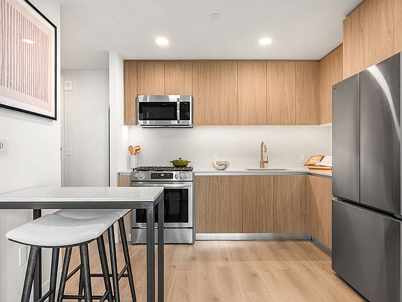 3rd image of 54 Crown St #1210
