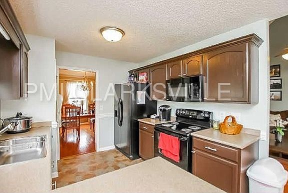 4th image of 426 Short Bluff Dr