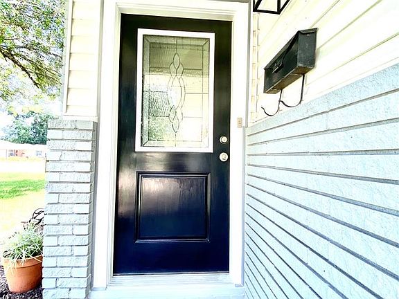 2nd image of 812 S 15th St