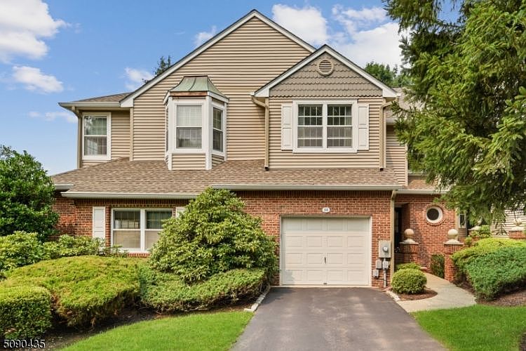 1st image of 30 Kent Dr
