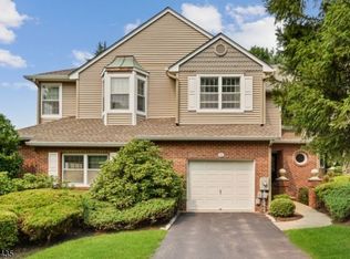 30 Kent Dr #C0147-147, Roseland, NJ 07068