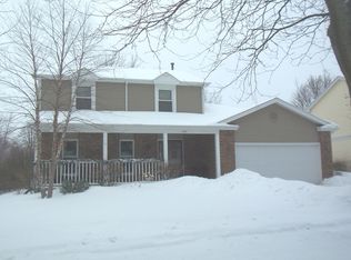 1012 Woodbridge Dr, Cary, IL 60013