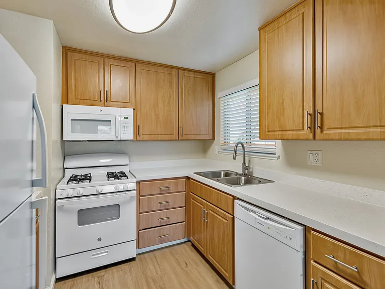 Sea Breeze Apartments for rent in Marina, CA — Photo 4
