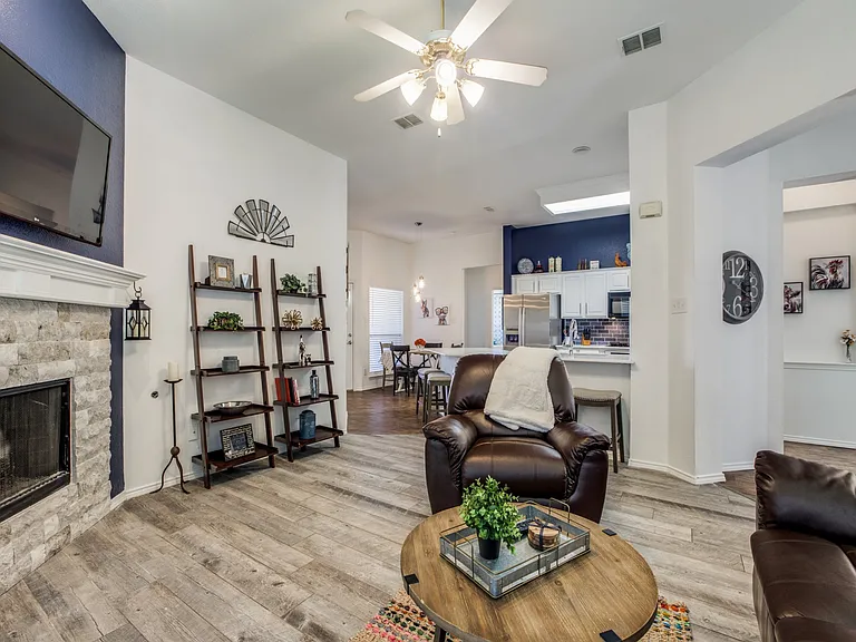 11298 Newberry Dr — Photo 10
