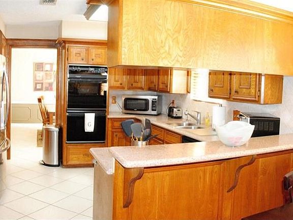 5th image of 321 Amber Ln
