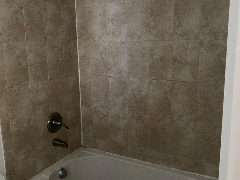1444 Windsor Ct #1 — Photo 8