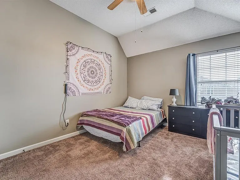 10222 Sterling Ridge Dr — Photo 6